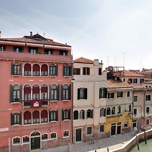 Palazzo Schiavoni Residenza D'epoca & Suite-apartments 3*, Venice Italy