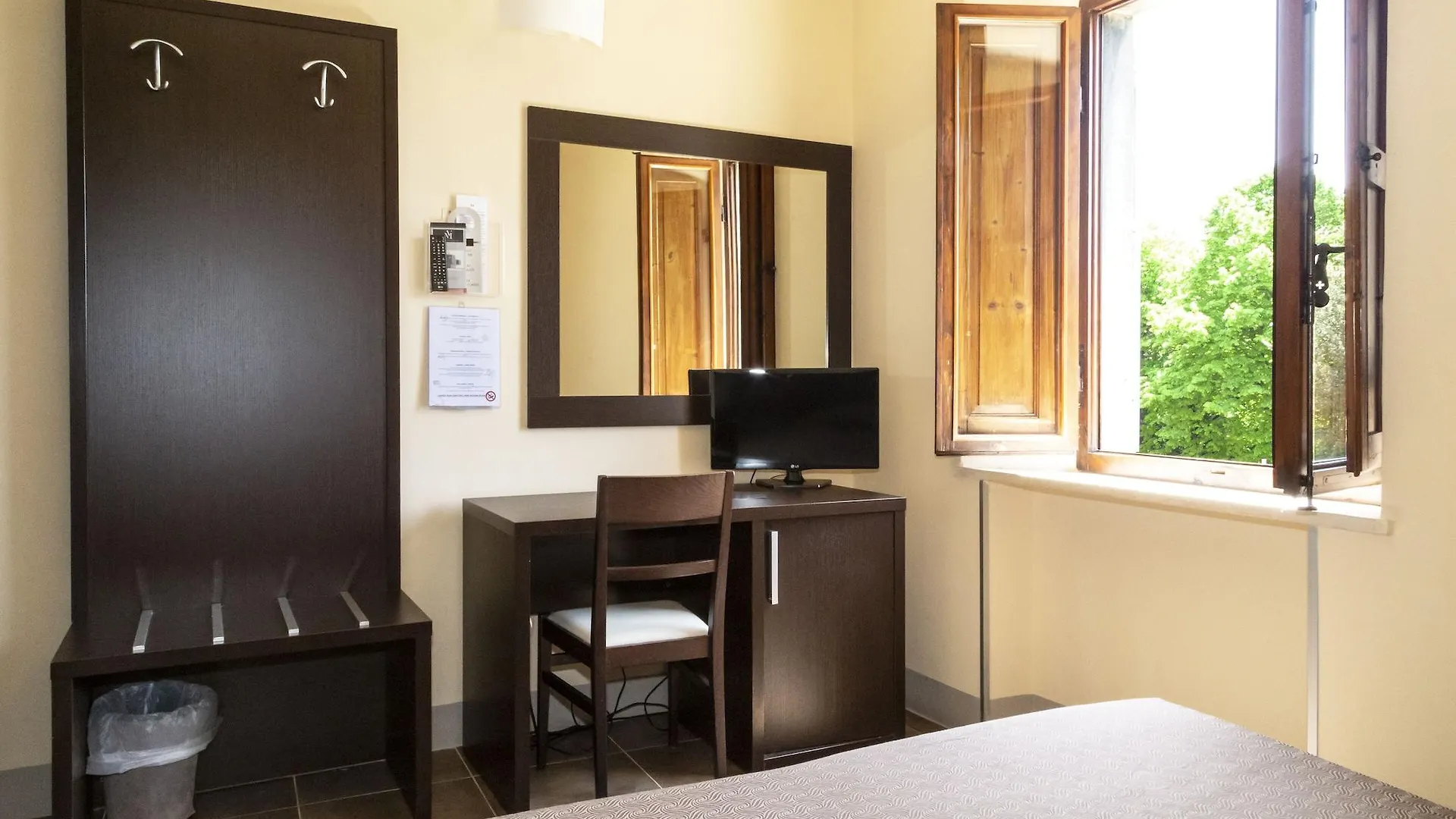 Villa Montarioso Siena Hotel