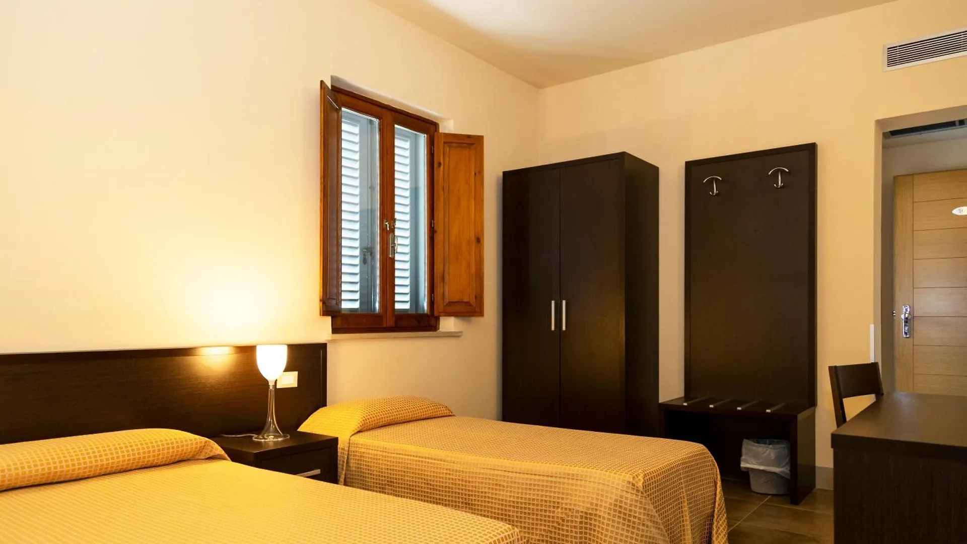 Villa Montarioso Siena Hotel